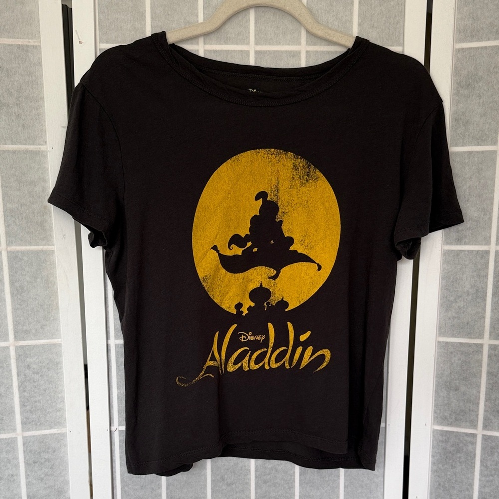 Disney Aladdin Cropped Tee Size M